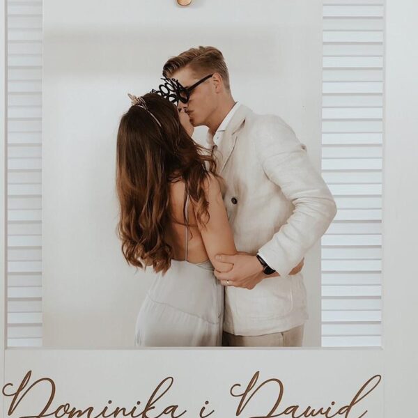 Tablica powitalna na salę weselną z pozłacanymi dodatkami