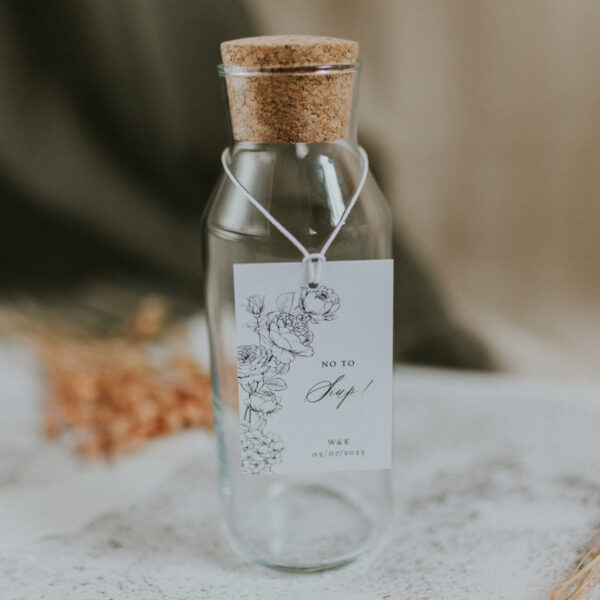 Zawieszka ślubna eustoma w kolorze białym.