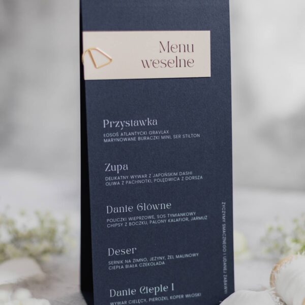 Stojące menu weselne w kolorze navy blue
