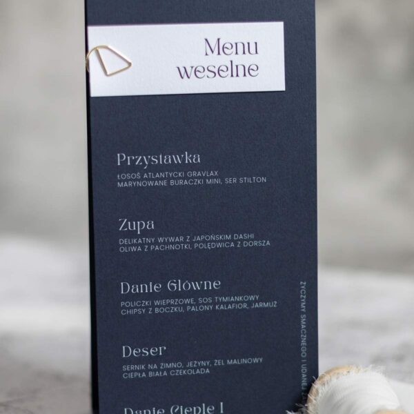 Stojące menu weselne w kolorze navy blue