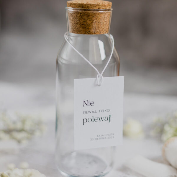 Biała zawieszka na alkohol z granatową czcionką