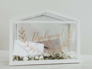 Skrzynka na koperty ze szklarni Ikea