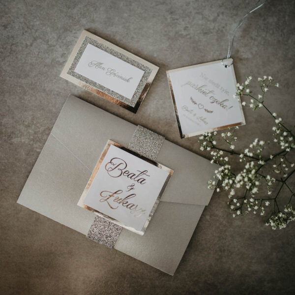 Błyszczący zestaw ślubny