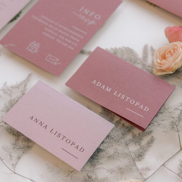 Winietki w kolorze brudny róż