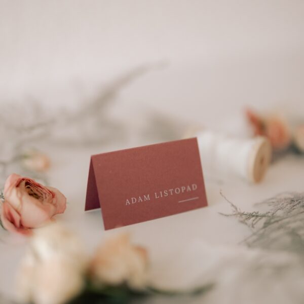 Winietka w kolorze ciemny róż