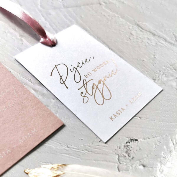 Zawieszka na alkohol w kolorze pudrowo różowym