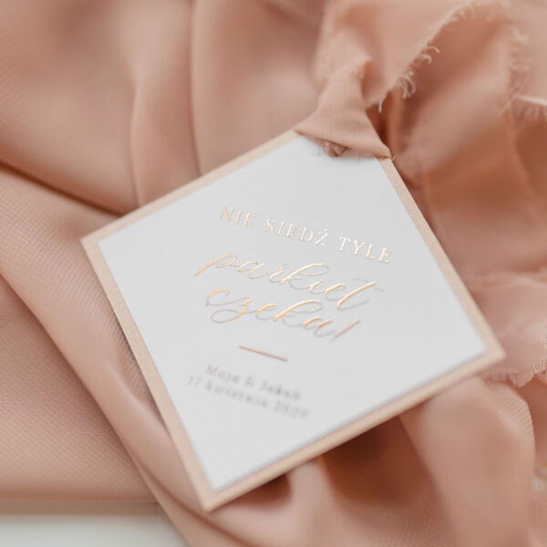 Modne zawieszki na alkohol