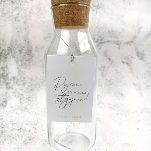 Srebrna zawieszka na alkohol w eleganckim stylu
