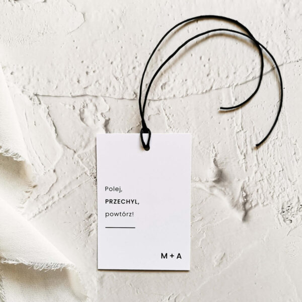 Elegancka klasyczna zawieszka na alkohol weselny