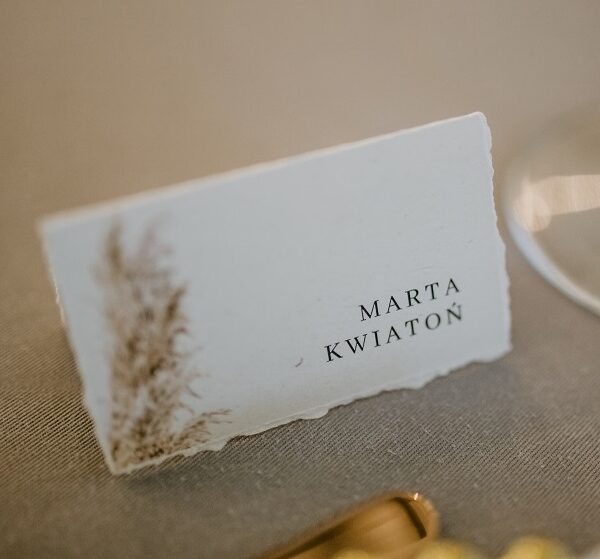 Klasyczna winietka ślubna z wzorem trawy pampasowej.