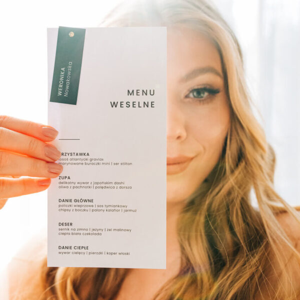 Białe menu weselne z winietką