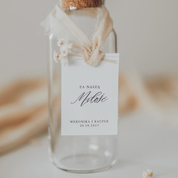 Zawieszka weselna, biała z wstążką i kwiatami na wesele