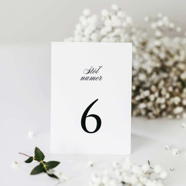 Klasyczne numery stołów na wesele