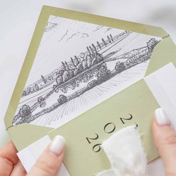 Zaproszenie weselne oliwkowa zieleń - Willa Słoneczna, trzymane w damskich dłoniach