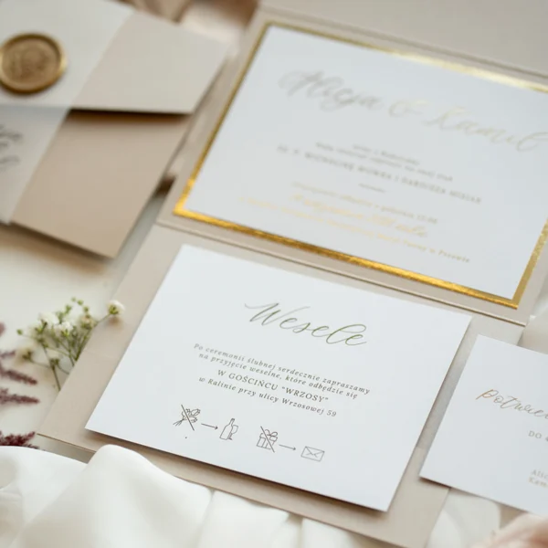 Zestaw eleganckich wkładek do zaproszenia ślubnego Złoty Folder w minimalistycznym stylu.