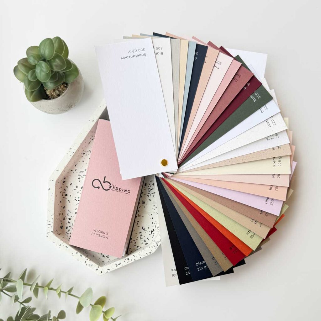 Wzornik papieru przeznaczonego dla zaproszeń