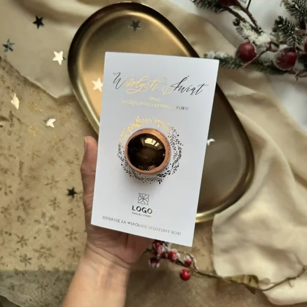 Elegancka pomadka jako świąteczny prezent firmowy