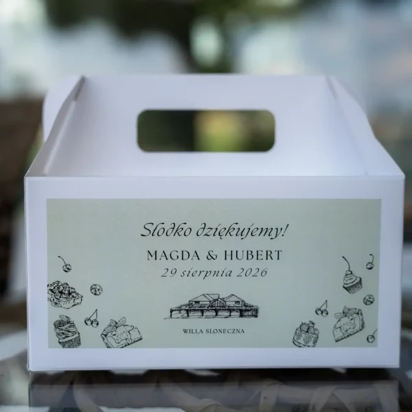 Pudełko na podziękowania z rysunkami deserów, w otoczeniu zieleni i cytryn.