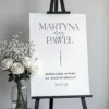 Tablica powitalna z imionami pary młodej w stylu minimalistycznym