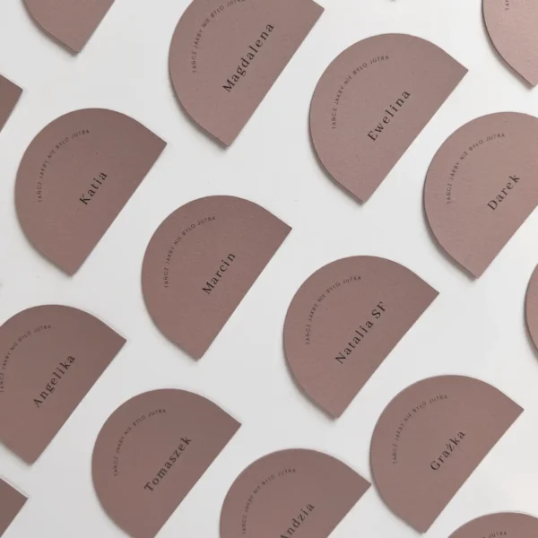 Zestaw brązowych winietek w kształcie łuku