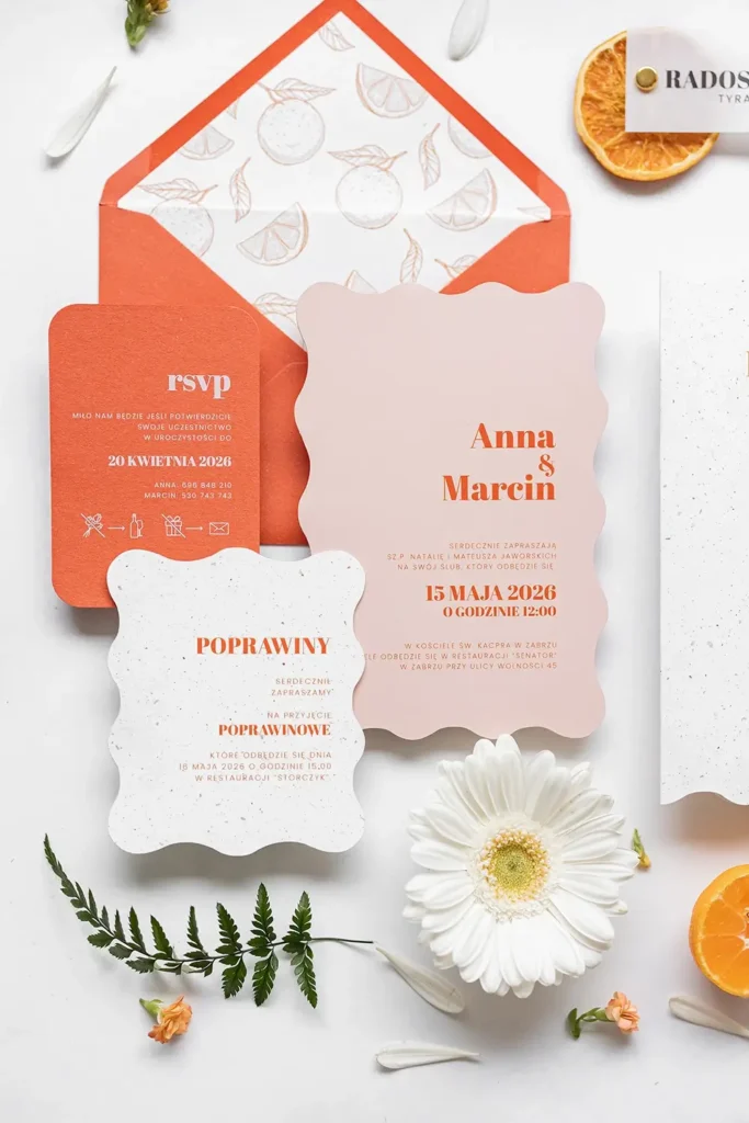 zaproszenie rsvp w pomarańczowym kolorze z falistym kształtem