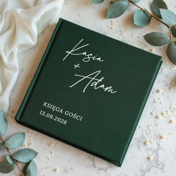 Księga gości w formie albumu w zielonej okładce