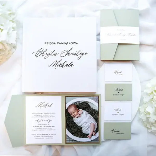 Kolekcja dodatków na chrzest zielona