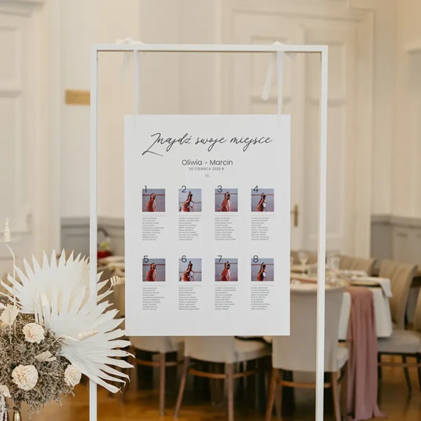 Plan stołów ze zdjęciami pary młodej