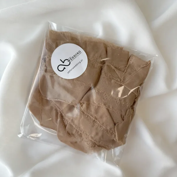 paczka ciemno beżowych szarapanych szyfonowych wstążek