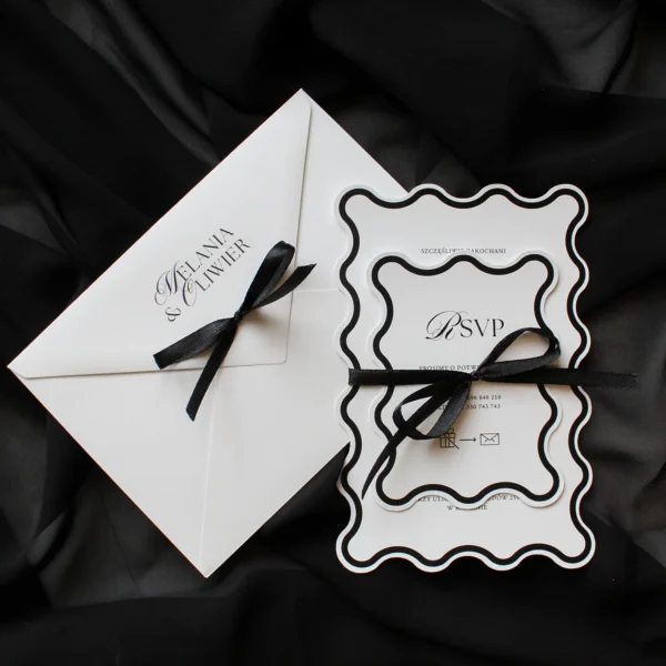 Zaproszenie ślubne Modern Wave w czarnej wersji, z dekoracyjnymi falami i klasyczną czcionką.