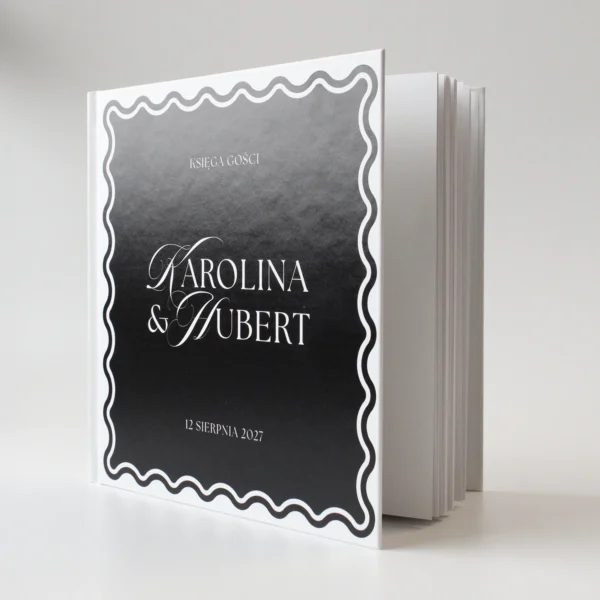 księga gości Wave Classic w kolorze czarnym z falowaną ramką i elegancką typografią
