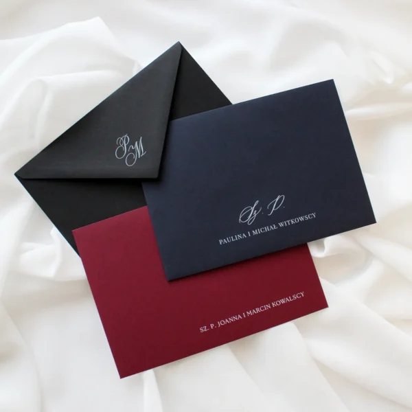 koperty ślubne w kolorze czarnym, granatowym i bordowym z nadrukiem nazwisk gości
