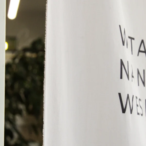 Wykończenie planu stołów na materiale