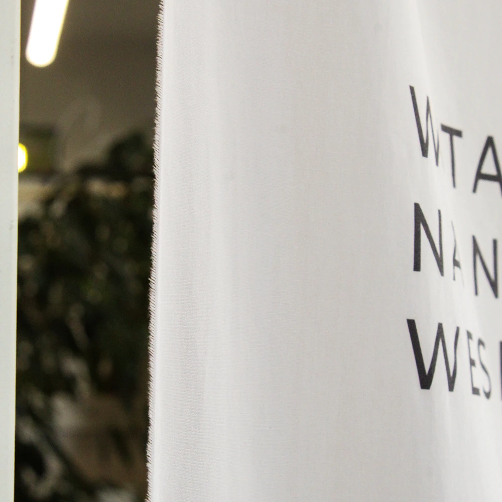 Wykończenie planu stołów na materiale